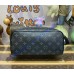 Louis Vuitton Dopp Kit M46354