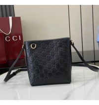 Gucci GG Emblem nano bucket bag GU847090-L-black