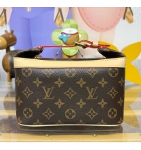 Louis Vuitton Cruiser Toiletry Bag M15350