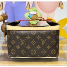 Louis Vuitton Cruiser Toiletry Bag M15350