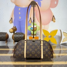 Louis Vuitton Squire East-West M28953