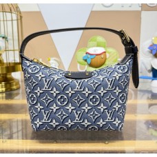 Louis Vuitton Pochette Hills M2A155