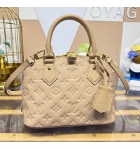 Louis Vuitton Alma BB M2A126