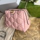 Gucci GG Matelasse Beauty Case GU726047-pink