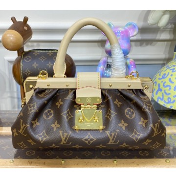 Louis Vuitton Monogram Clutch M46544