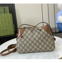 Gucci GG Emblem small shoulder bag GU815218-brown