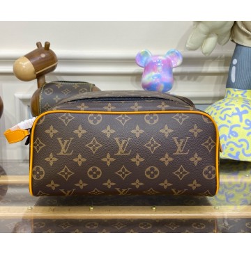 Louis Vuitton Dopp Kit M46696