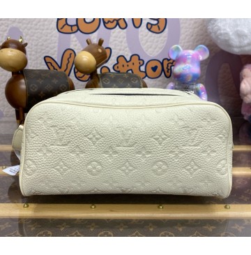 Louis Vuitton Dopp Kit M59478-cream