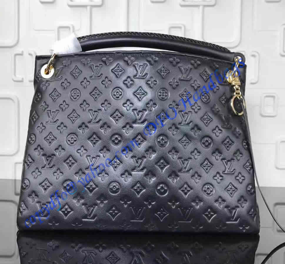 Louis Vuitton Monogram Empreinte Leather Artsy MM Black M41066